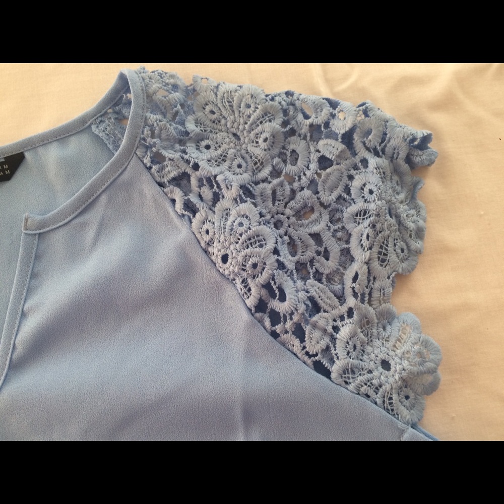 BLUE Shein V-neck Blouse NEW w lace cap sleeve, M